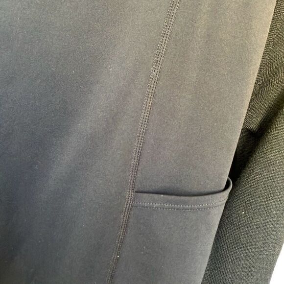 547. Zyia high rise black pocket leggings 7/8 size 12 - Picture 3 of 7